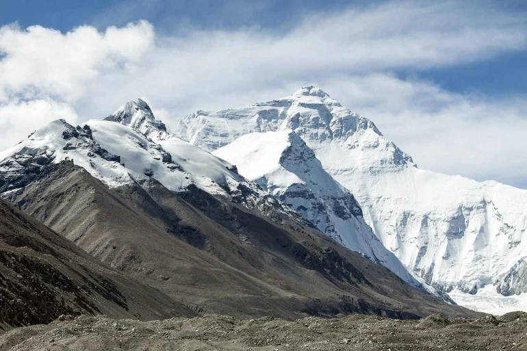 Ascension réussie du kilimanjaro : récit du sommet uhuru peak en 2025