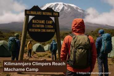 Les grimpeurs du kilimanjaro atteignent le camp machame en septembre 2025