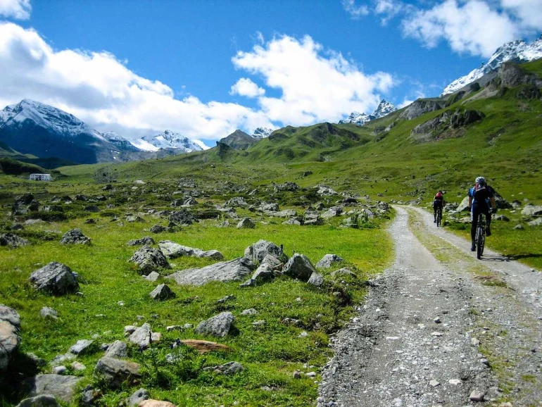 Quel type de VTT choisir pour la montagne ?