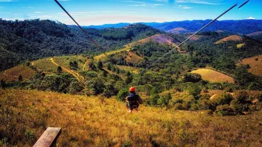 Tyrolienne à Saint Christol : vivez une activité à sensations fortes en montagne