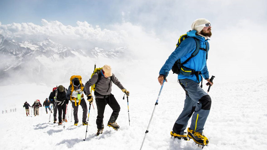 Comment s'équiper pour une initiation en alpinisme ?